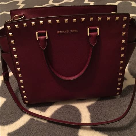 maroon michael kors purse with magnetic sap|Amazon.com: Michael Kors Handbags With Snap Closure.